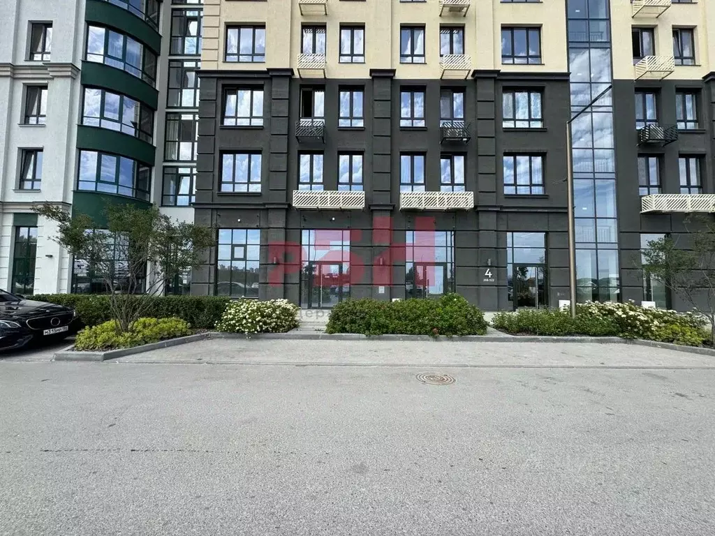 Торговая площадь в Тюменская область, Тюмень ул. Пожарных и ... - Фото 1