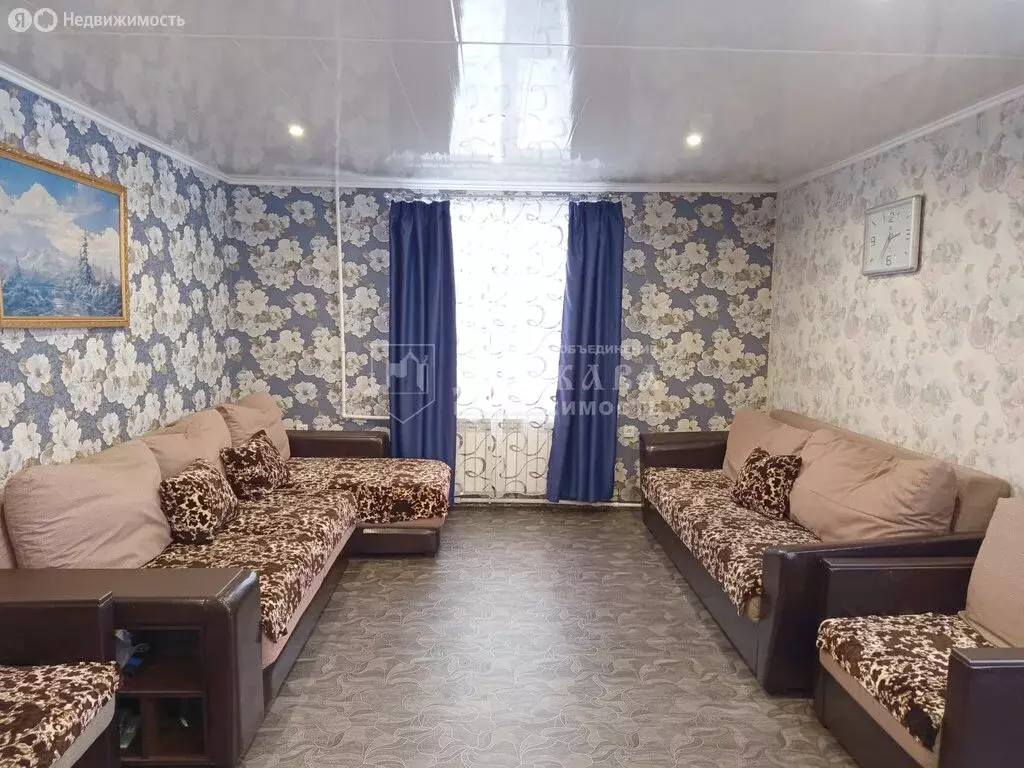 Дом в Ленинск-Кузнецкий, улица Энергетиков (100 м) - Фото 1