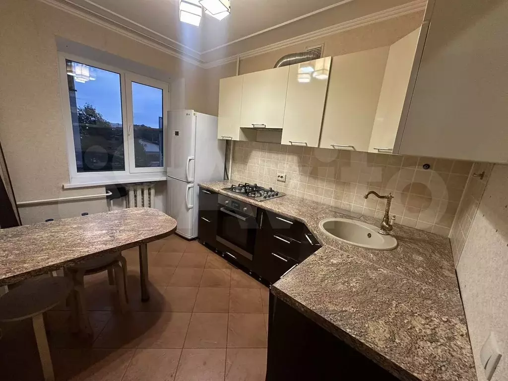 3-к. квартира, 60 м, 4/9 эт. - Фото 0