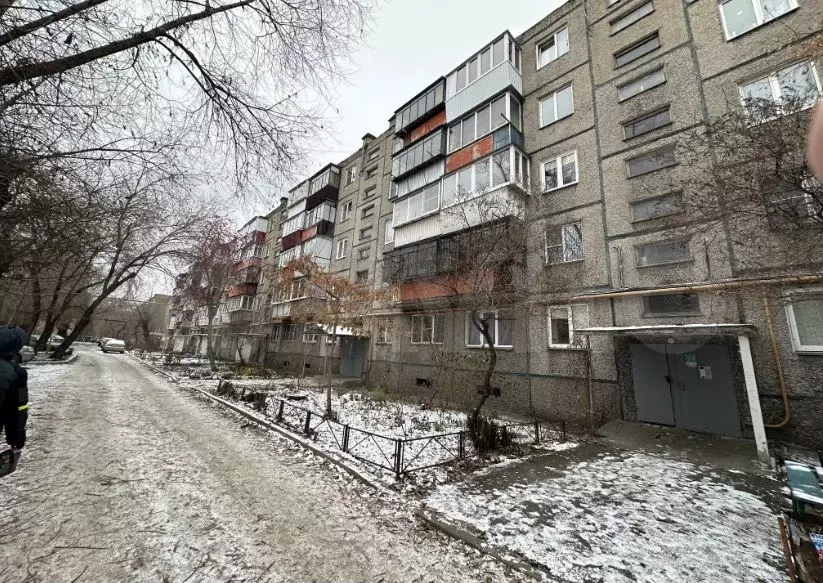 2-к. квартира, 42 м, 5/5 эт. - Фото 1