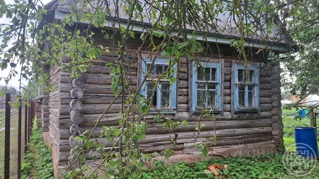 Дом в Ленинградская область, Лужский район, Заклинское с/пос, д. Берег ... - Фото 0