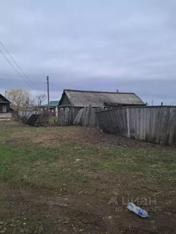 Дом в Саратовская область, Балаковский район, с. Красный Яр ул. ... - Фото 1