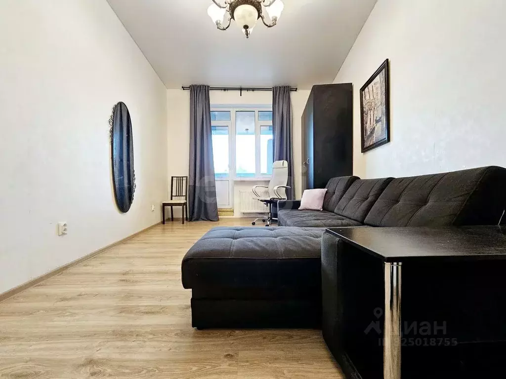 2-к кв. Санкт-Петербург Свердловская наб., 58 (57.2 м) - Фото 0