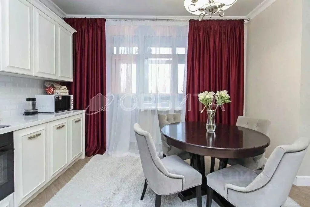 3-к кв. Тюменская область, Тюмень ул. Малыгина, 90 (123.0 м) - Фото 1