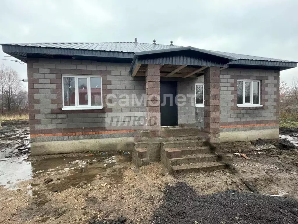 Дом в Башкортостан, Иглинский сельсовет, с. Иглино ул. Вишневая (91 м) - Фото 1