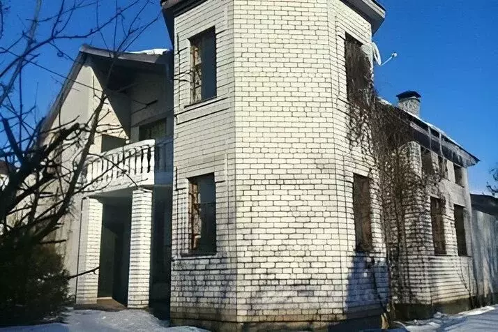 Дом в Тверская область, Конаково Первомайская ул., 125А (350 м) - Фото 1