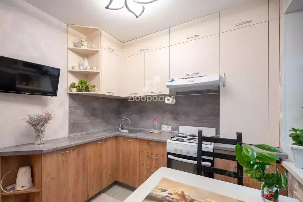 2-к кв. Свердловская область, Екатеринбург ул. Стрелочников, 6 (44.0 ... - Фото 2