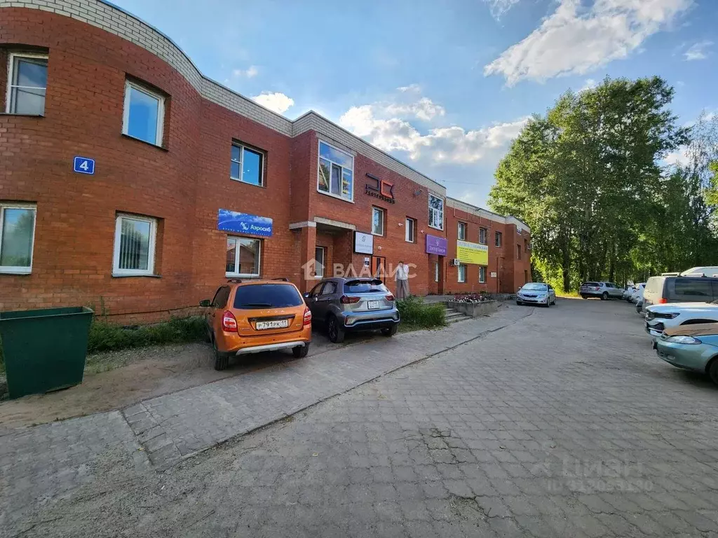 Торговая площадь в Коми, Сыктывкар ул. Савина, 4 (110 м) - Фото 1