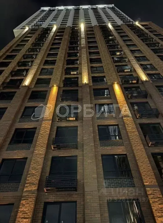 3-к кв. Тюменская область, Тюмень ул. Тимофея Чаркова, 93 (96.9 м) - Фото 1