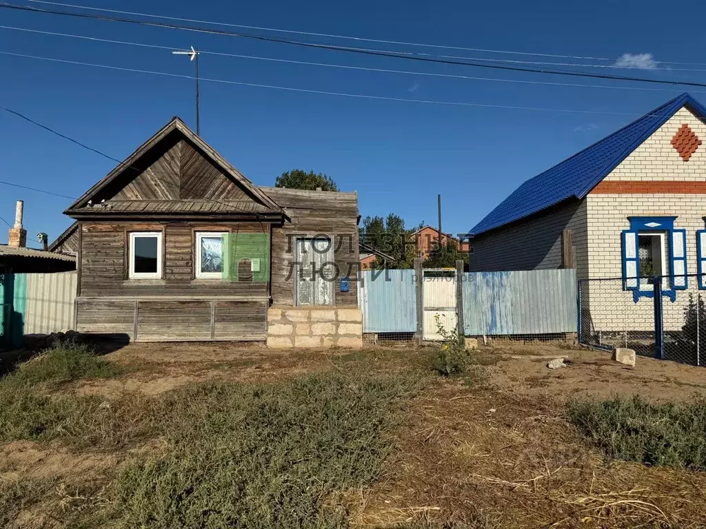 Дом в Астраханская область, Енотаевский район, с. Замьяны ул. Ширяева ... - Фото 1