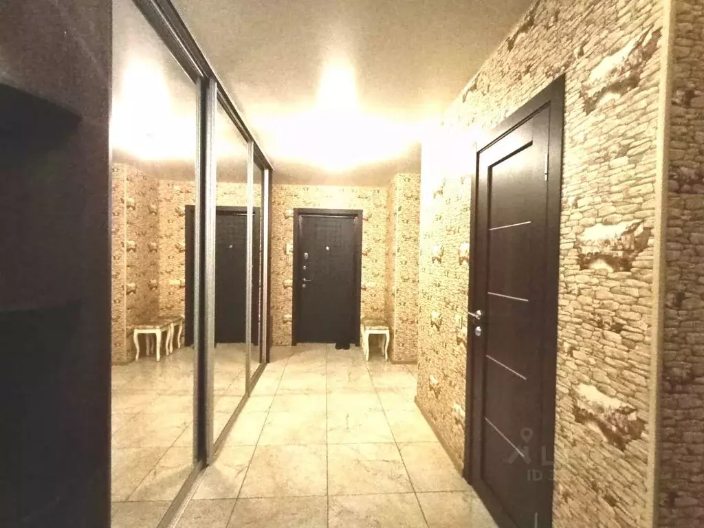 3-к кв. Красноярский край, Красноярск Светлогорская ул., 11А (90.1 м) - Фото 1