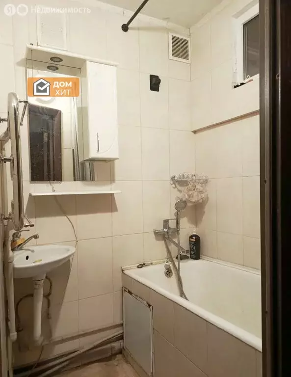 3-комнатная квартира: Симферополь, улица Павленко, 11 (56 м) - Фото 1