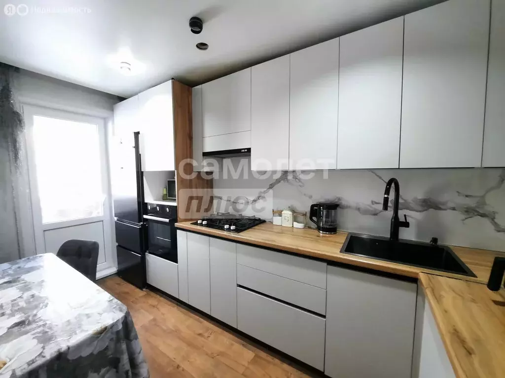 3-комнатная квартира: Нижнекамск, улица Гагарина, 41 (59.5 м) - Фото 1