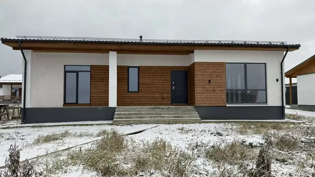 Дом в Свердловская область, Белоярский муниципальный округ, пос. ... - Фото 1