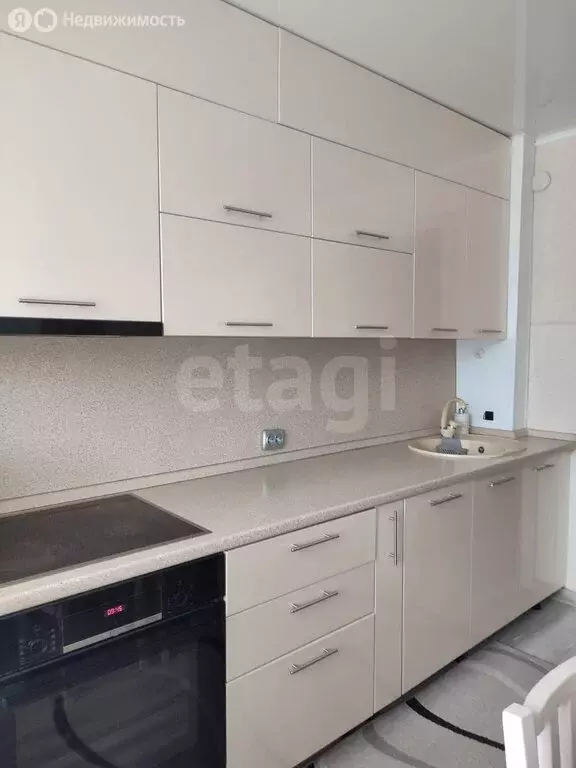 2-комнатная квартира: Заводоуковск, улица Мелиораторов, 15А (50 м) - Фото 1