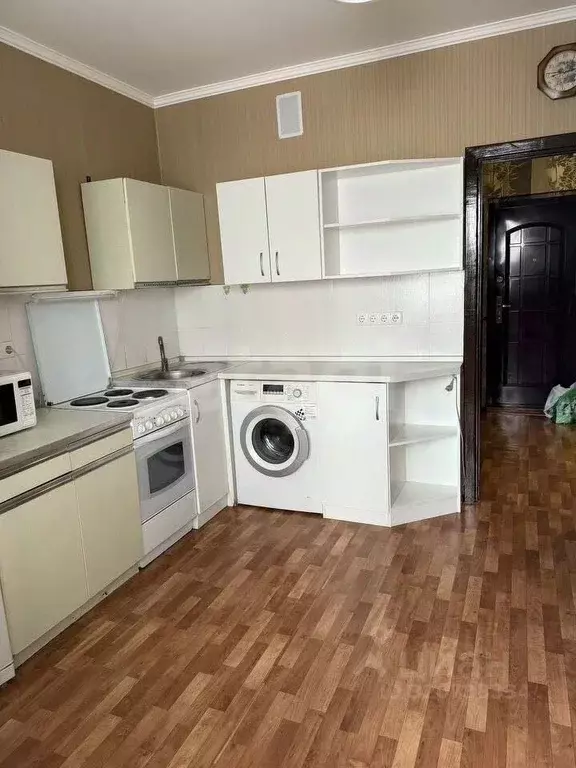 2-к кв. Белгородская область, Старый Оскол Космос мкр, 12 (65.0 м) - Фото 0