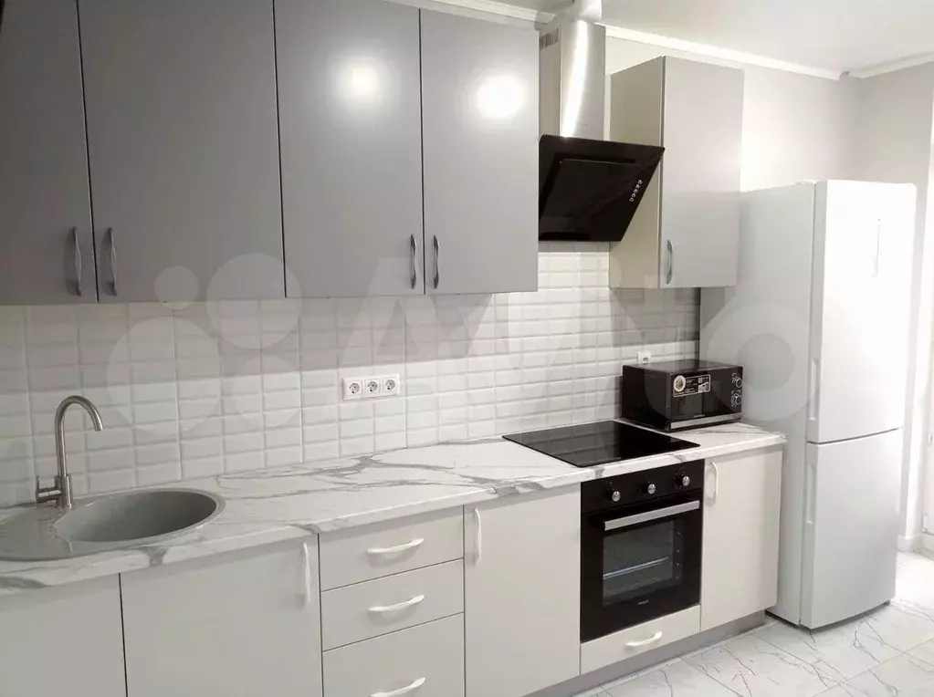 2-к. квартира, 60 м, 4/22 эт. - Фото 1