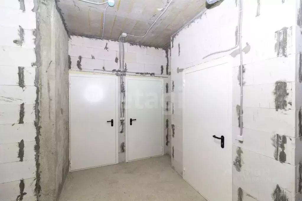 Склад в Тюменская область, Тюмень ул. 9 Января, 160к1 (8 м) - Фото 1