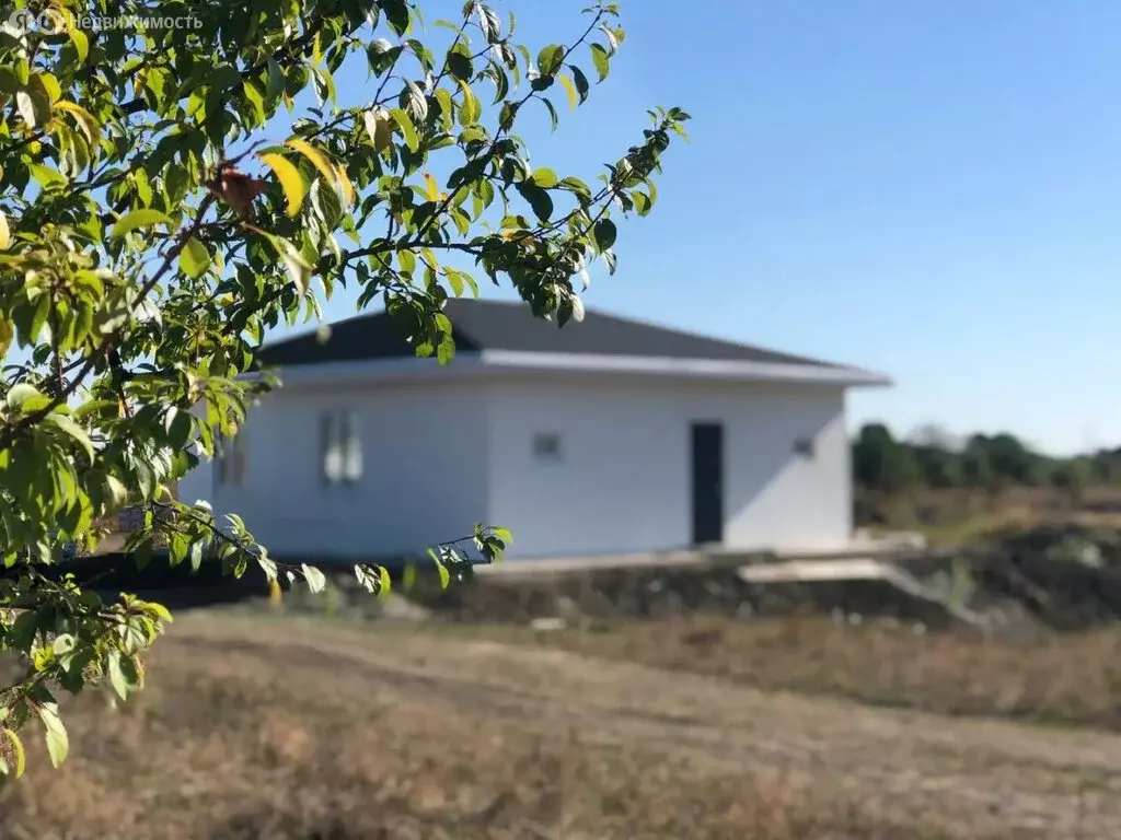 Дом в Тахтамукайский район, посёлок городского типа Энем (67 м) - Фото 1