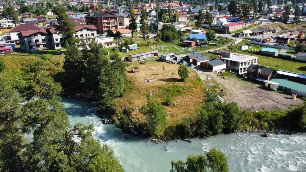 Участок в Карачаево-Черкесия, Зеленчукский район, с. Архыз ул. ... - Фото 0