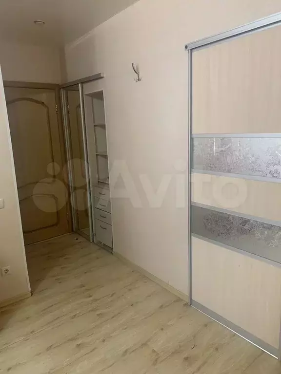 Комната 16 м в 3-к., 2/4 эт. - Фото 1