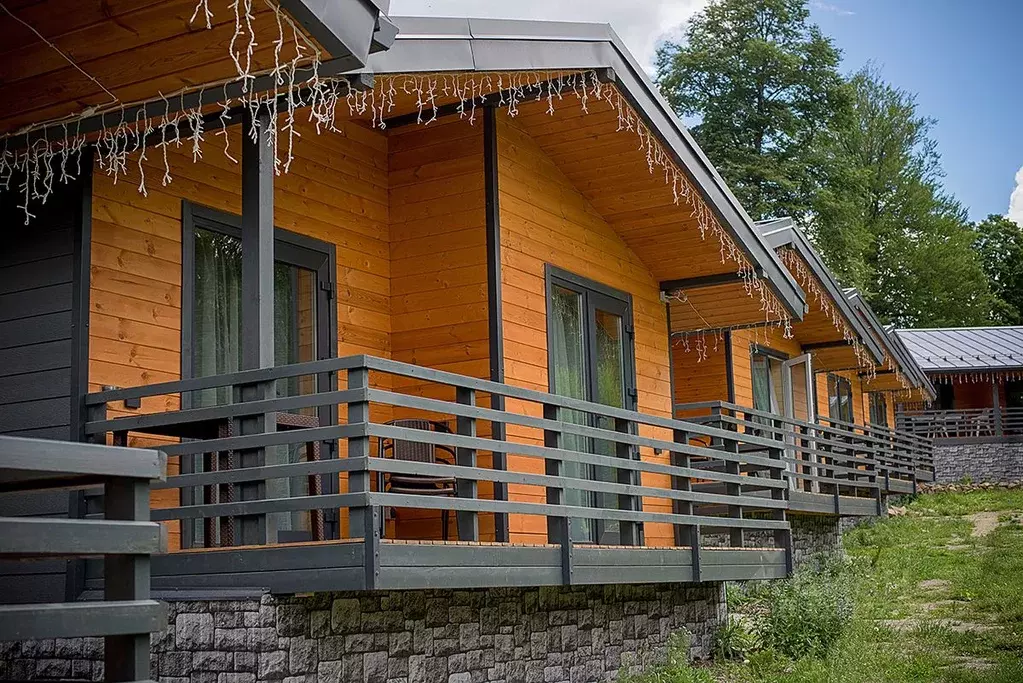 Дом в Карачаево-Черкесия, Зеленчукский район, с. Архыз ул. Лесная, 2Н ... - Фото 1