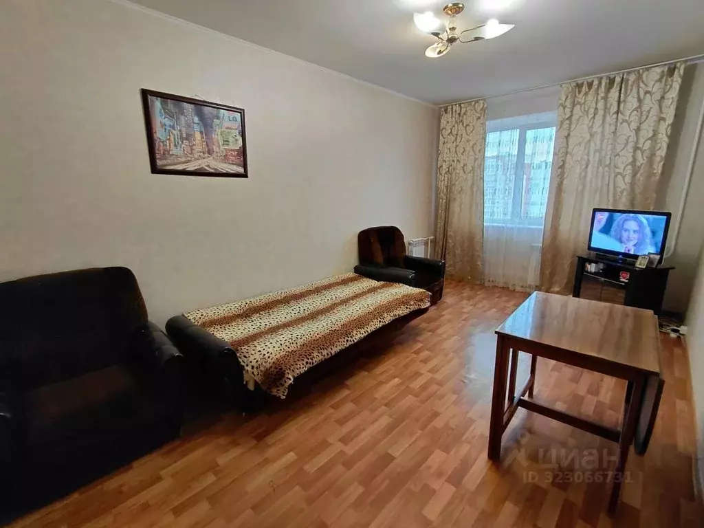 3-к кв. Курская область, Курск просп. Вячеслава Клыкова, 37 (76.7 м) - Фото 1