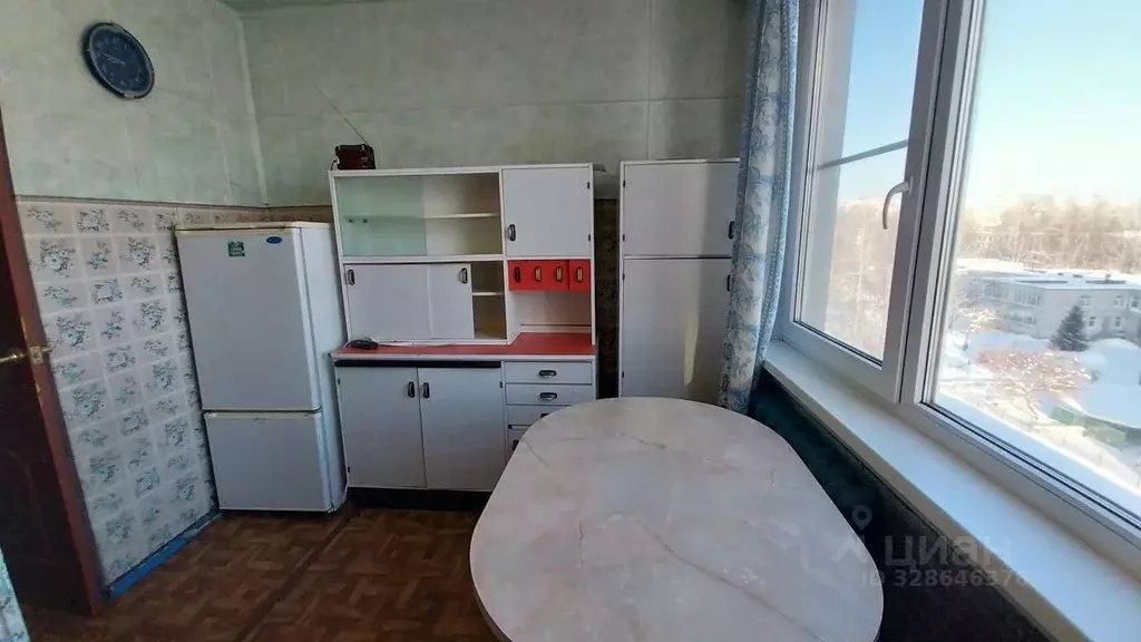 3-к кв. Ленинградская область, Тихвин 3-й мкр, 14 (64.0 м) - Фото 1