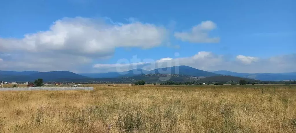 Участок в Севастополь с. Орлиное, ул. Урожайная (7.0 сот.) - Фото 0