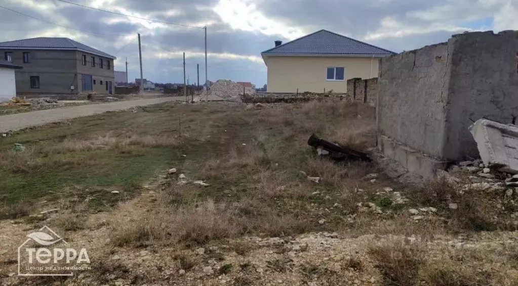 Участок в Крым, Сакский район, с. Суворовское пер. Гаражный, 4 (8.0 ... - Фото 0