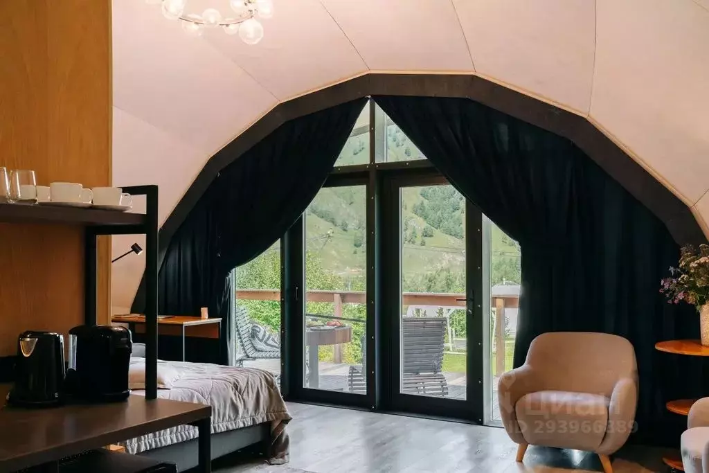 Дом в Алтай, Чемальский район, с. Анос ул. Клубничная (50 м) - Фото 2