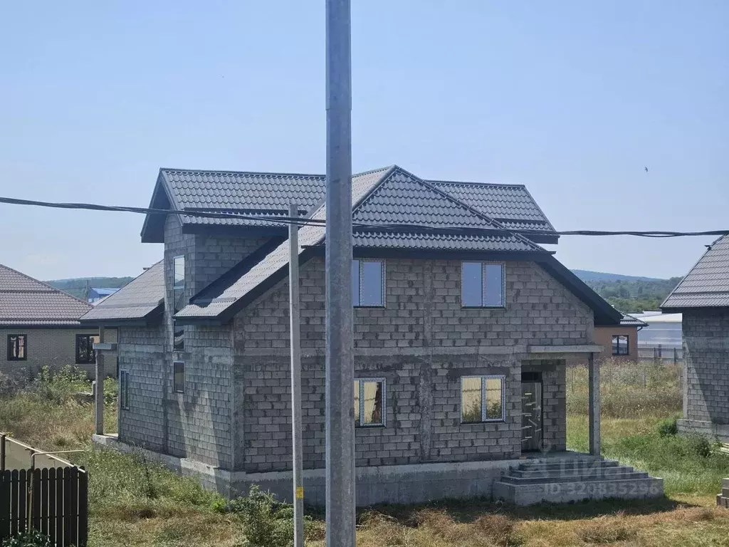 Дом в Краснодарский край, Абинск Подгорная ул. (304 м) - Фото 1