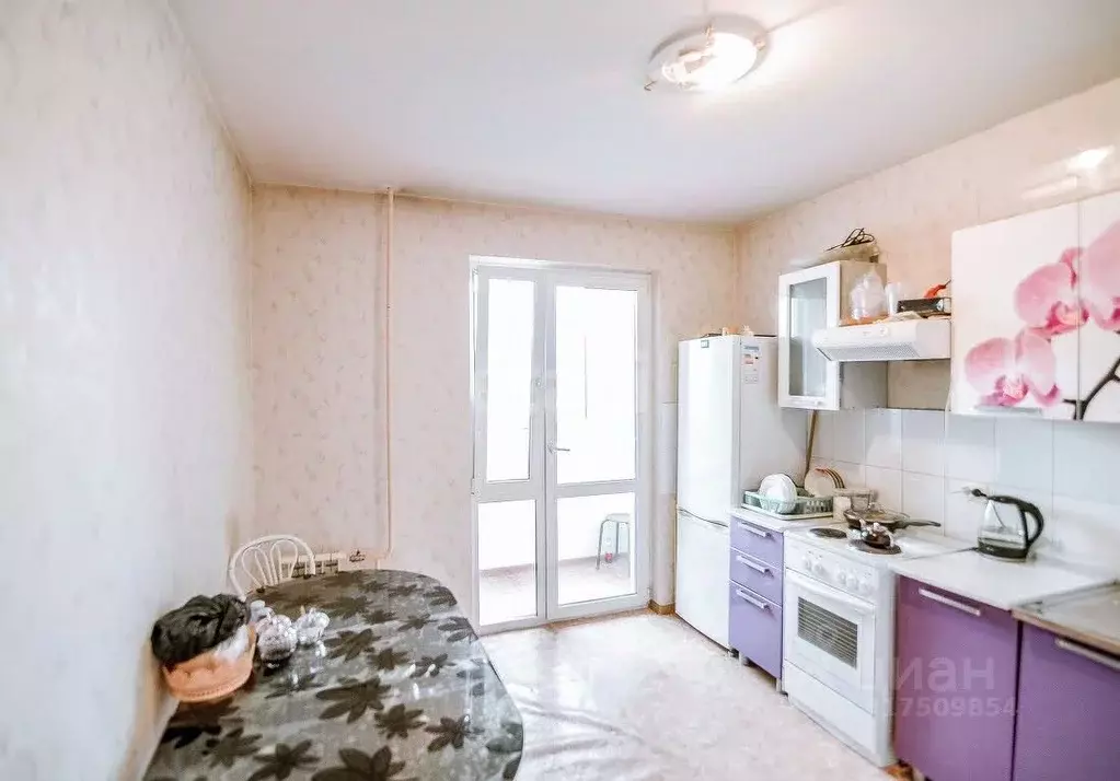 2-к кв. Сахалинская область, Южно-Сахалинск Крайняя ул., 35 (50.0 м) - Фото 0