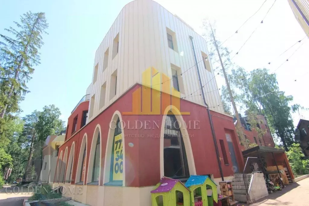 Дом в Санкт-Петербург пос. Лисий Нос, Песочная ул., 3 (300 м) - Фото 1