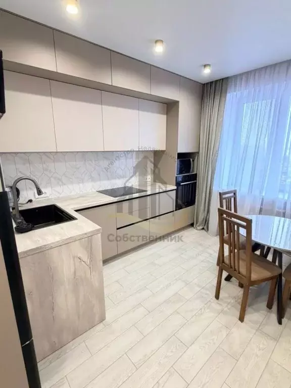 2-к кв. Белгородская область, Старый Оскол Центральный мкр, 4А (57.0 ... - Фото 2