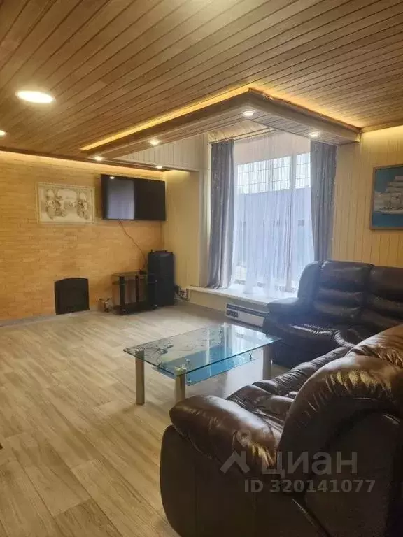 Дом в Сахалинская область, Южно-Сахалинск Героическая ул., 20 (100 м) - Фото 0