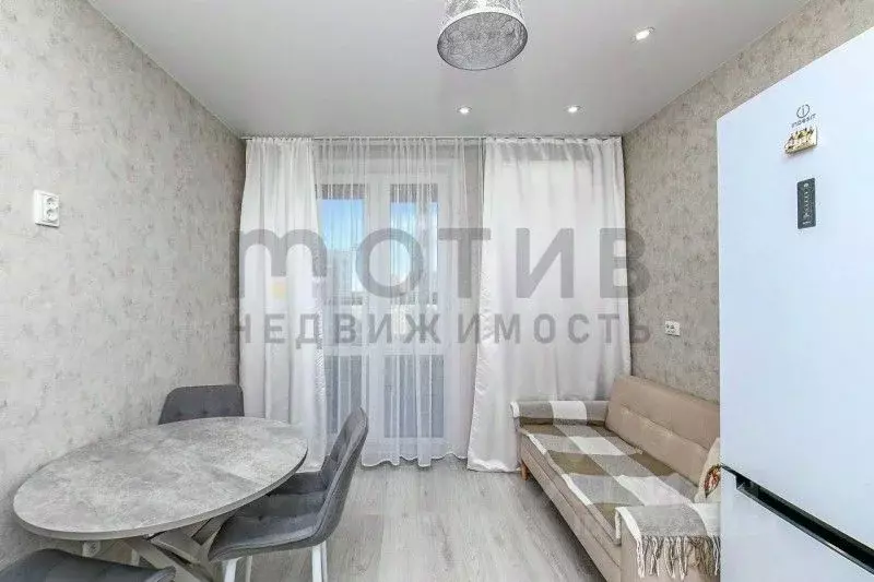 1-к кв. Тюменская область, Тюмень ул. Василия Подшибякина, 19 (42.0 м) - Фото 1