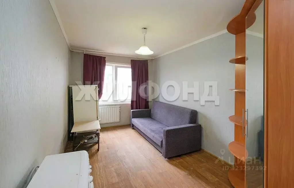 Комната Новосибирская область, Новосибирск ул. Ватутина, 43 (10.6 м) - Фото 1