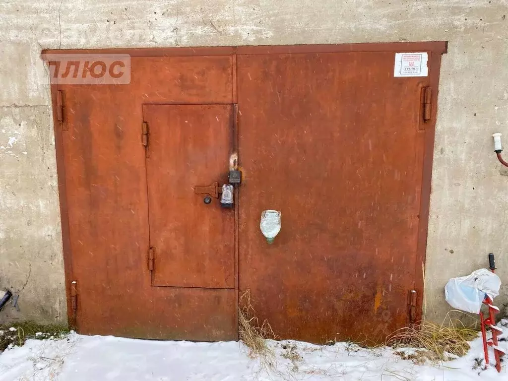 Гараж в Кировская область, Киров Коминтерновский мкр, ул. Кедровая, 9 . - Фото 0