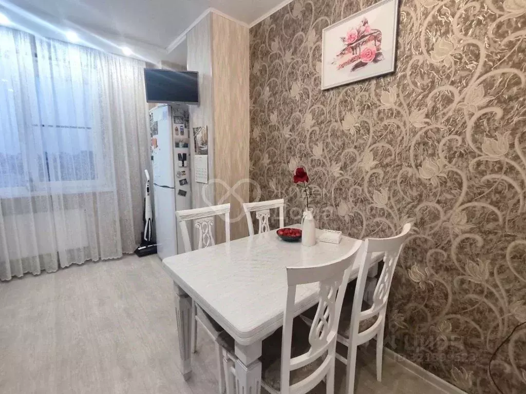 2-к кв. Волгоградская область, Волгоград Донецкая ул., 16а (70.0 м) - Фото 1