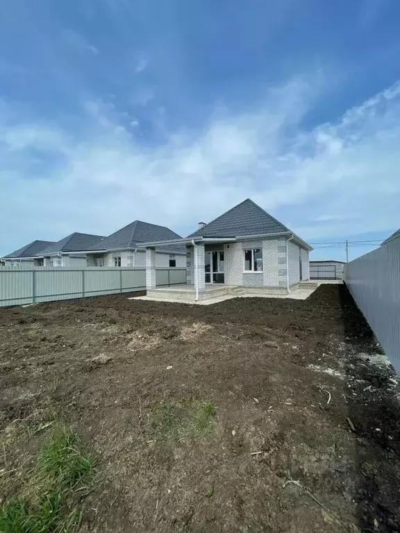 Дом в Краснодарский край, Динской район, Южно-Кубанское с/пос, пос. ... - Фото 2