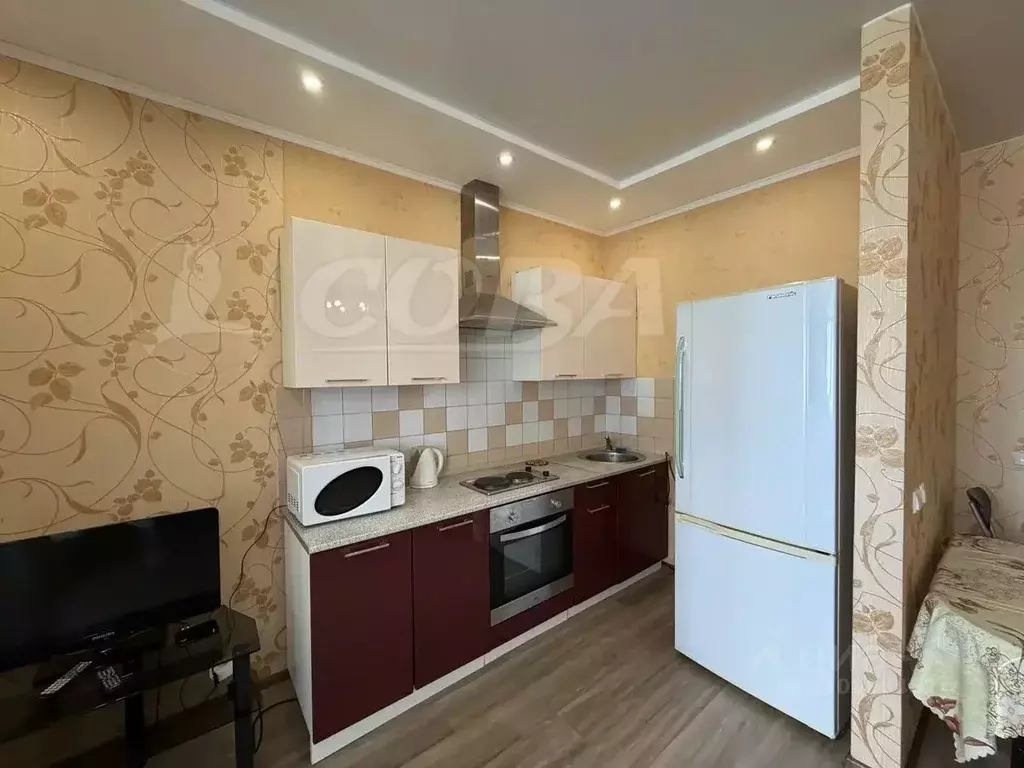 Студия Тюменская область, Тюмень ул. Тимофея Чаркова, 79к3 (28.0 м) - Фото 1