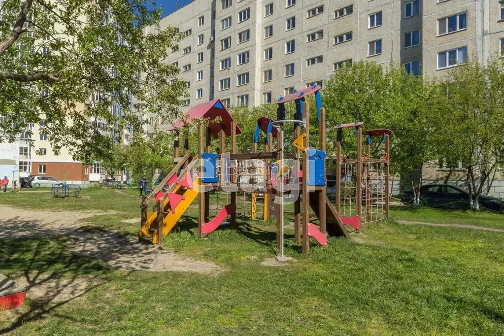 2-к кв. Тюменская область, Тюмень Восточный мкр, ул. Моторостроителей, ... - Фото 1