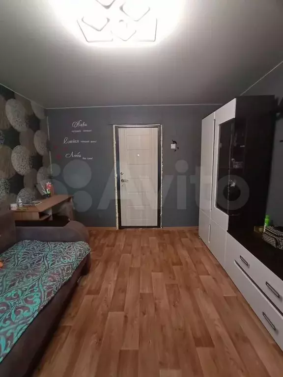 Комната 27,4 м в 5-к., 5/5 эт. - Фото 1