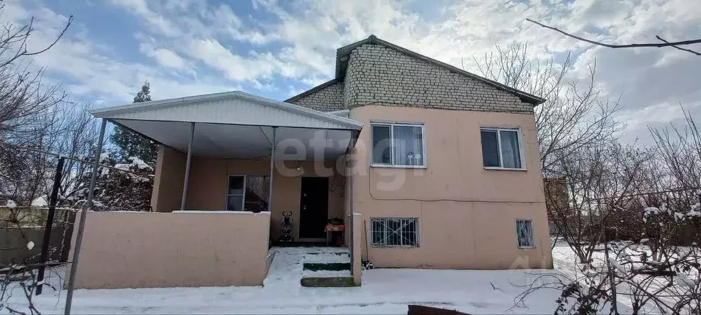 Дом в Краснодарский край, Гулькевичское городское поселение, с. ... - Фото 1