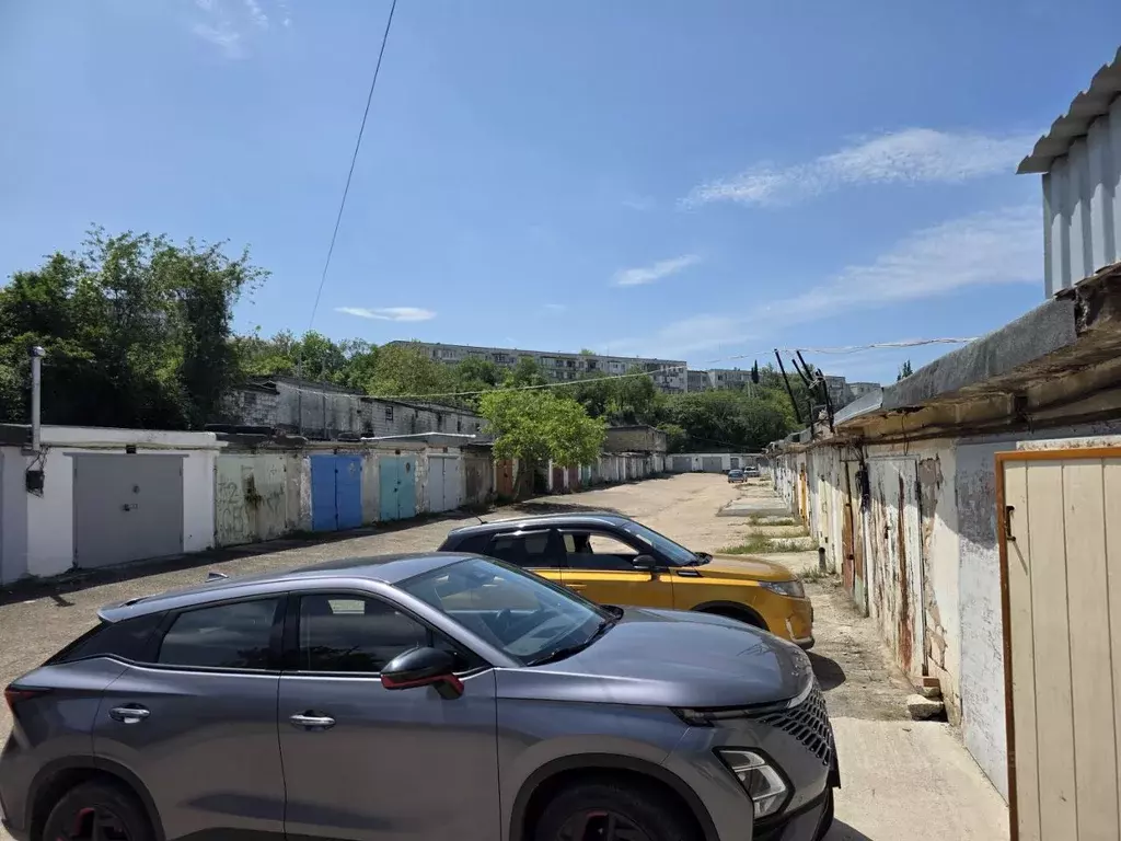 Гараж в Севастополь ул. Генерала Коломийца, 7 (20 м) - Фото 2