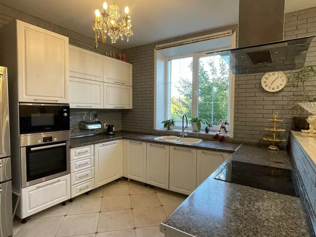 Коттедж в Хакасия, Абакан ул. Анны Ахматовой, 30А (350 м) - Фото 2