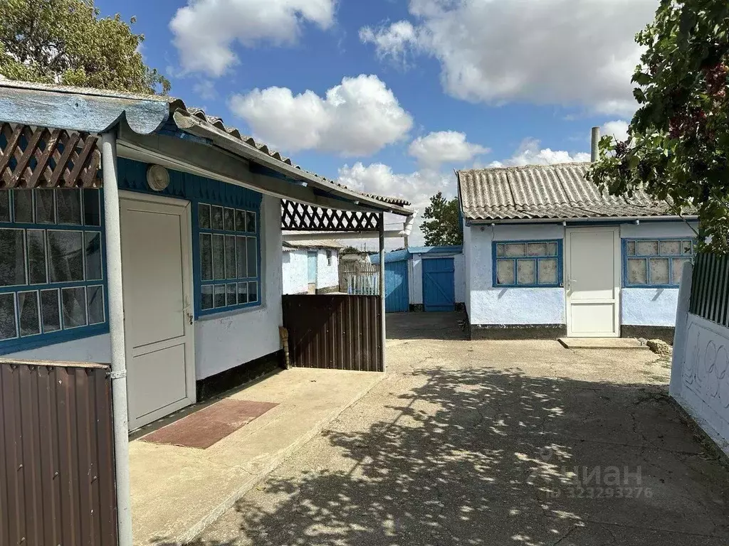 Дом в Крым, Сакский район, с. Воробьево ул. Дружбы, 31 (60 м) - Фото 0