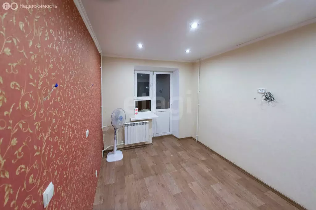 3-комнатная квартира: Альметьевск, улица 8 Марта, 17 (60 м) - Фото 2