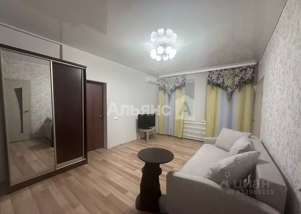 Дом в Краснодарский край, Усть-Лабинск Строительная ул. (68 м) - Фото 1